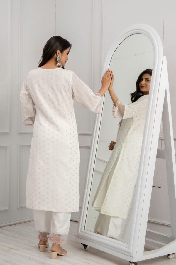 Designer White Sequinned Chanderi Embroidered Kurta,Pant,Dupatta Set.